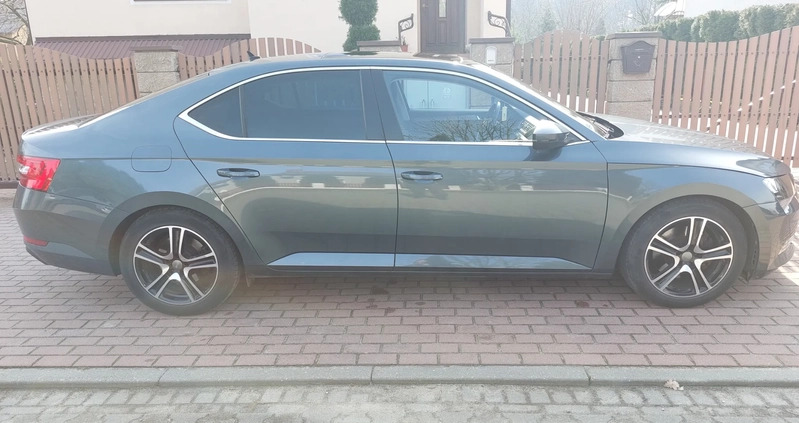 Skoda Superb cena 57874 przebieg: 190000, rok produkcji 2015 z Konin małe 379